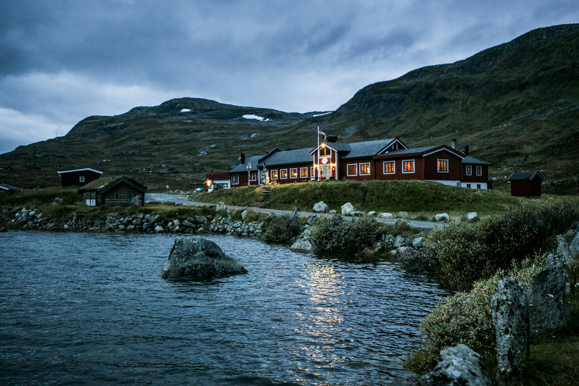 Hiking Jotunheimen Mountains to The Fjords@ChristianRothChristensen(3)