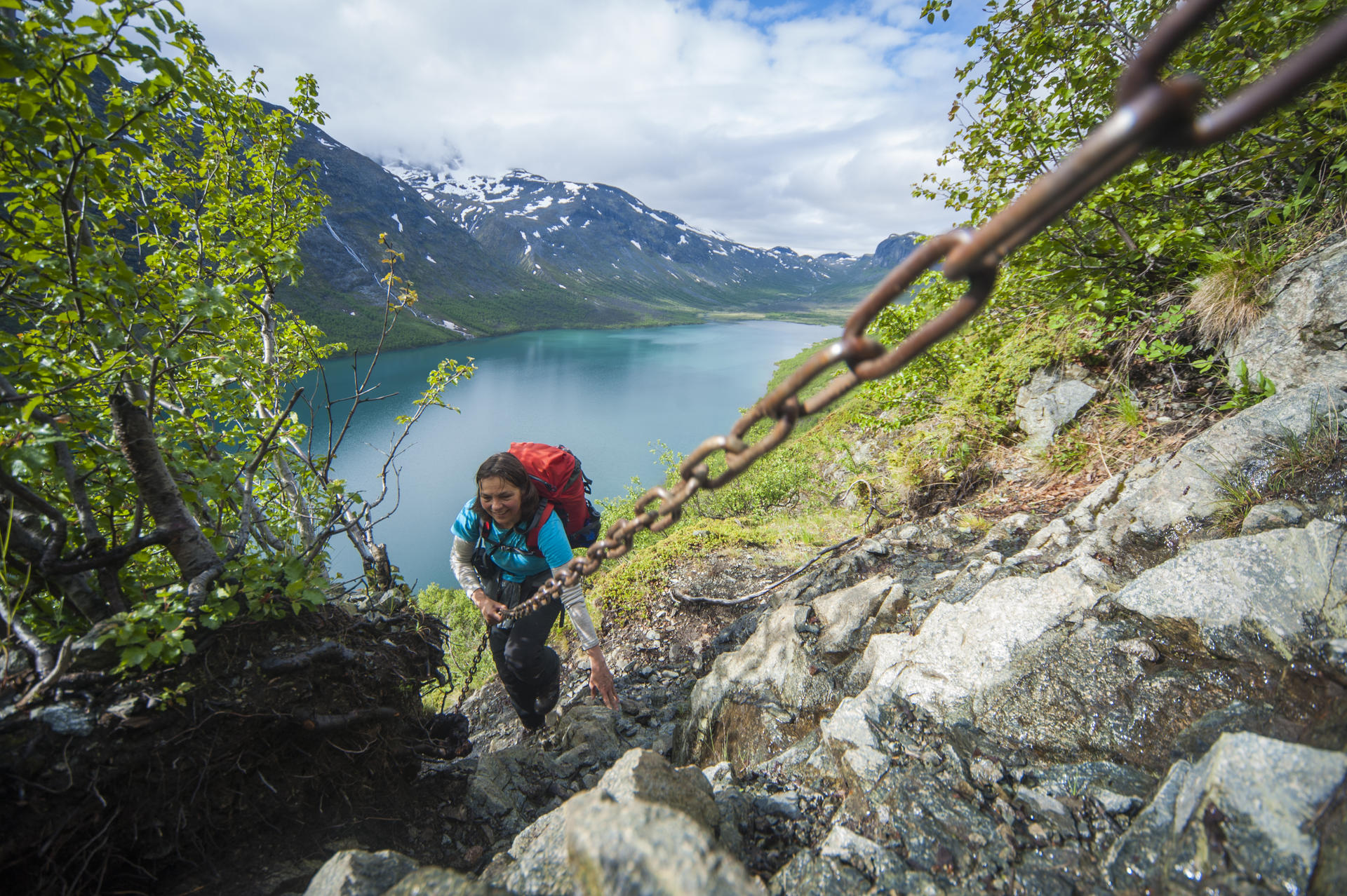 Hiking Jotunheimen Mountains to The Fjords@SindreThoresenLønnes(1)