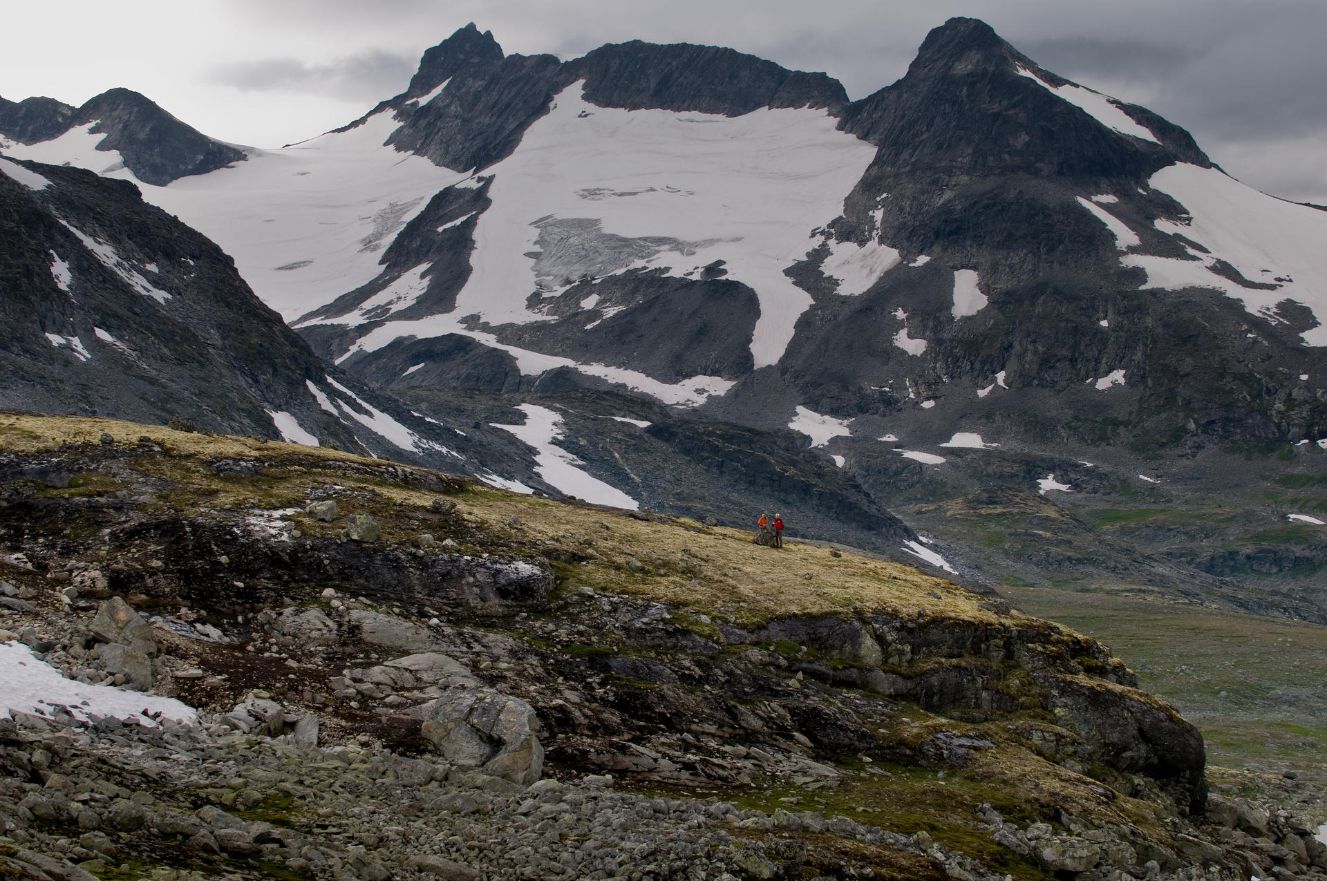 Hiking Jotunheimen Mountains to The Fjords(5)